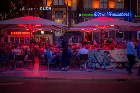  Een Duitserse Nacht Met Emo: Een onvergetelijke avond vol muziek en gekte!